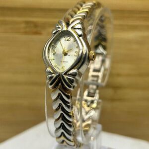 Vintage Two-Tone Chevron Link Watch – Clean Girl Aesthetic